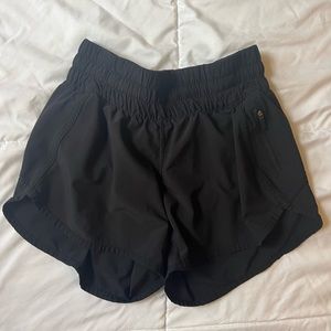 Lululemon Tracker V Shorts Size 4